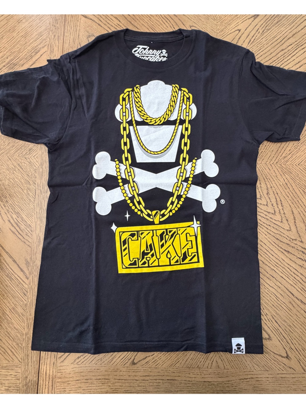 Men’s Johnny Cupcakes “Cake Chainz” Tee